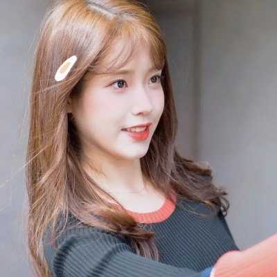 年轻女孩爱过来